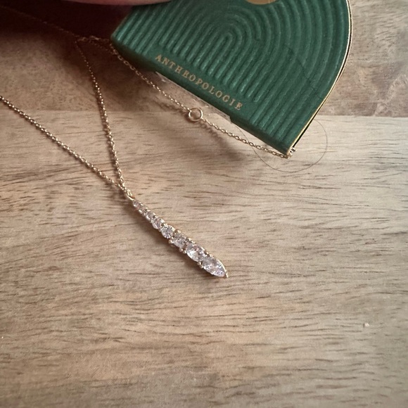 ANTHROPOLOGIE Elegant Gold and Pendant Necklace Gold Plated - Picture 2 of 6